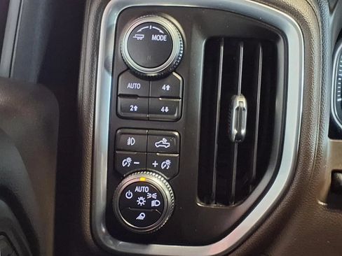 Used 2022 GMC Sierra 2500 Denali w/ Denali Black Diamond Edition AWD/4WD image 31
