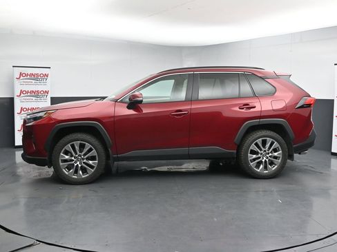 Used 2023 Toyota RAV4 XLE Premium AWD/4WD image 5