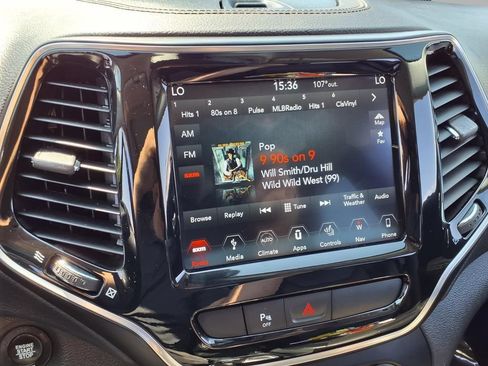 Used 2019 Jeep Cherokee Limited AWD/4WD image 5