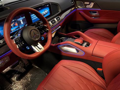 New 2026 Mercedes-Benz GLS 63 AMG 4MATIC image 9