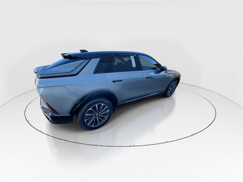 Used 2025 Cadillac Lyriq Sport image 8