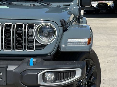 Used 2024 Jeep Wrangler Unlimited Sahara image 3