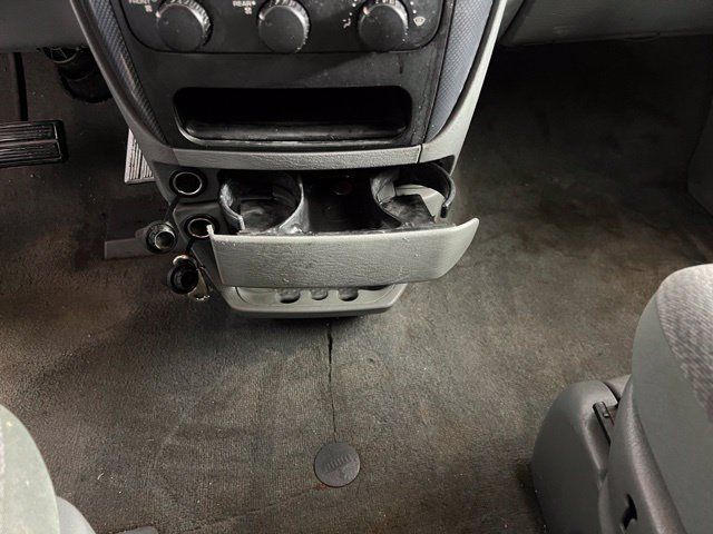 Used 2005 Dodge Grand Caravan SXT FWD image 10