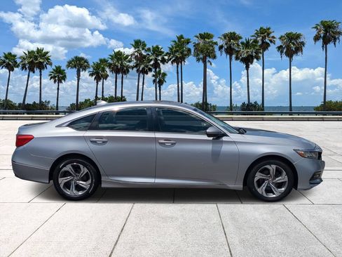 Used 2018 Honda Accord EX image 3