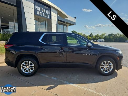 Used 2023 Chevrolet Traverse LS w/ Safety Package FWD image 2