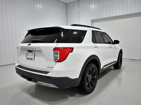 Used 2021 Ford Explorer XLT w/ Equipment Group 202A AWD/4WD image 38