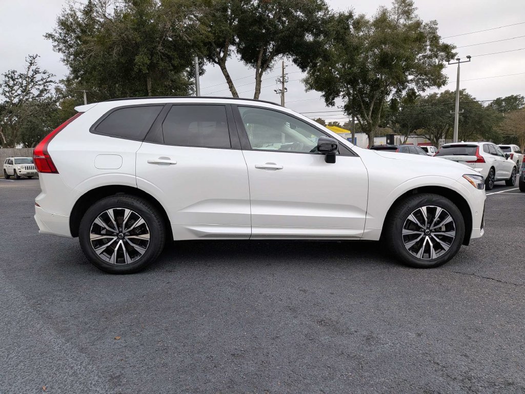 Certified 2025 Volvo XC60 B5 Plus w/ Protection Package Premier AWD/4WD image 9