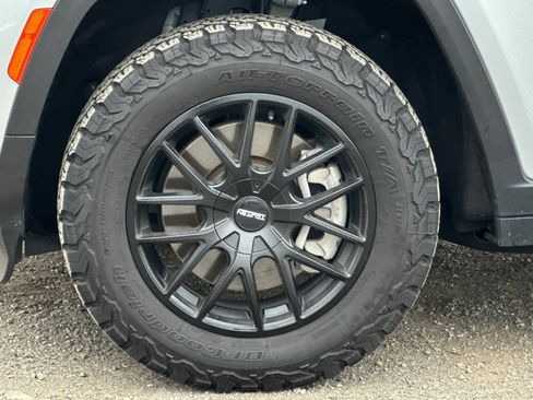 Used 2023 Jeep Grand Cherokee L Limited w/ Trailer Tow Group (B) image 45