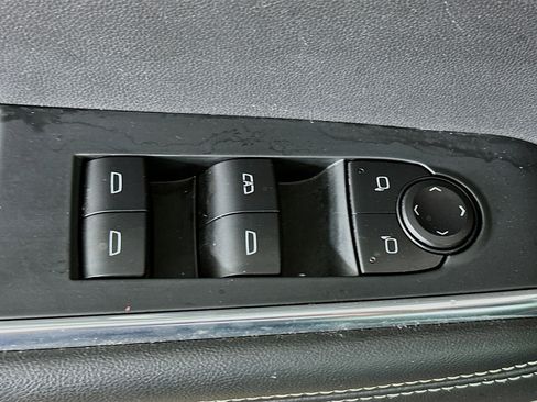 Used 2025 GMC Acadia Elevation FWD image 15