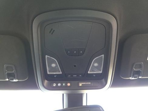 Used 2019 Chevrolet Impala Premier w/ Premier Convenience Package FWD image 16
