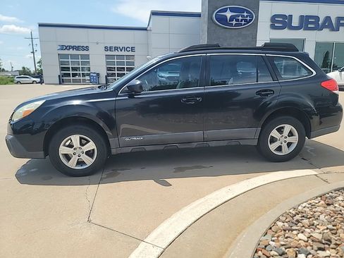 Used 2013 Subaru Outback 2.5i AWD/4WD image 2