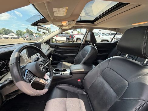 Used 2023 Nissan Altima 2.5 SL FWD image 32