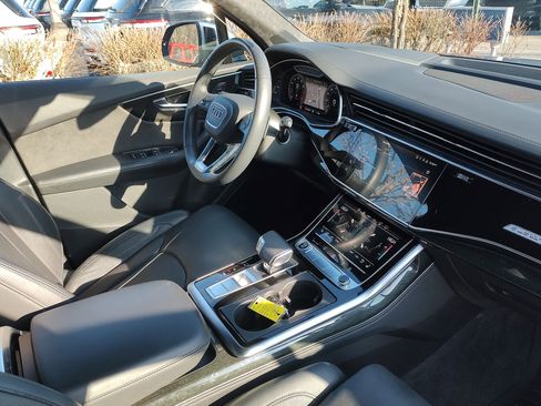 Used 2021 Audi Q7 3.0T Prestige image 5