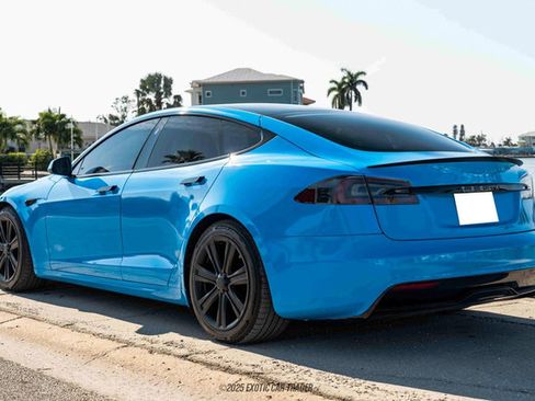 Used 2022 Tesla Model S Plaid image 6
