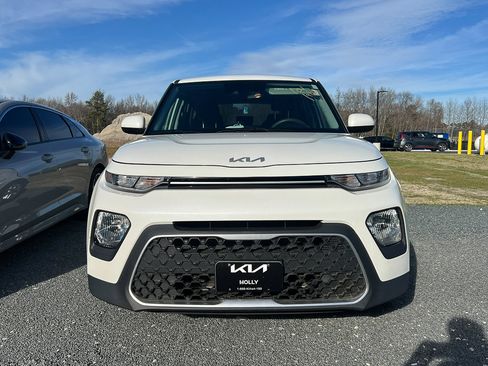 Used 2022 Kia Soul LX w/ Technology Package image 8