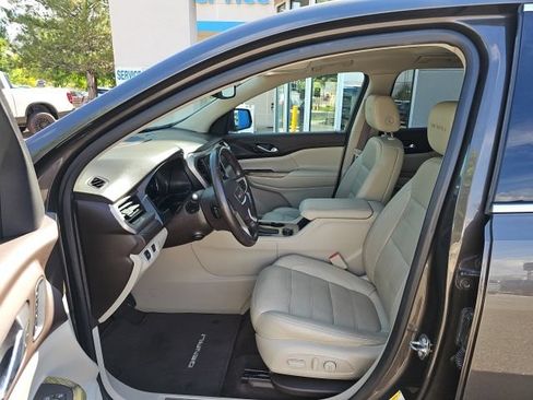 Used 2019 GMC Acadia Denali w/ Technology Package AWD/4WD image 11