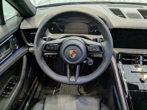 Certified 2025 Porsche Panamera image 15