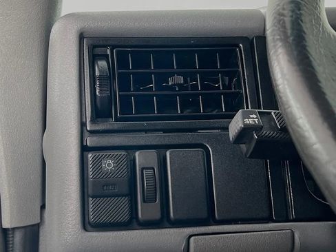 Used 1995 Volkswagen Eurovan Camper image 11