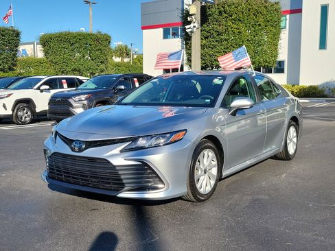 Used 2023 Toyota Camry LE image 6