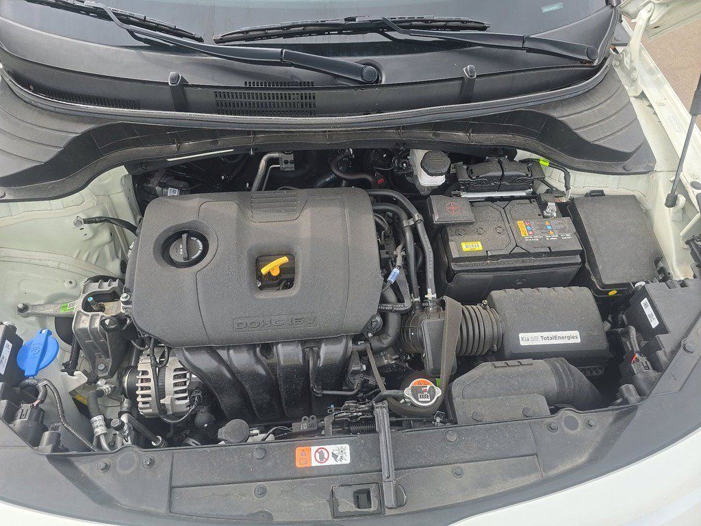 Used 2025 Kia Soul LX w/ LX Technology Package FWD image 14