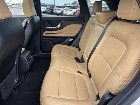 Used 2022 Lincoln Corsair Reserve w/ Elements Package FWD image 7