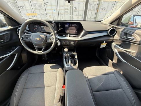 New 2026 Chevrolet Trax LS w/ LS Convenience Package FWD image 23