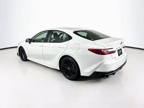 Used 2025 Toyota Camry SE FWD image 5