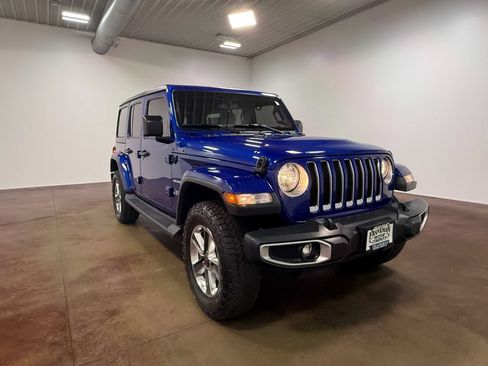 Used 2018 Jeep Wrangler Unlimited Sahara AWD/4WD image 30