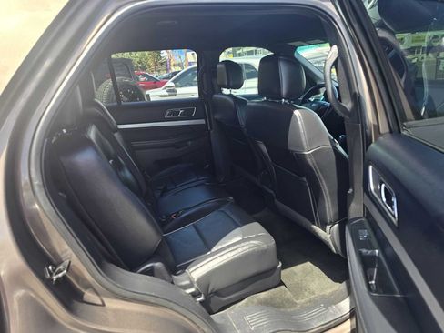 Used 2016 Ford Explorer XLT w/ Equipment Group 202A AWD/4WD image 23
