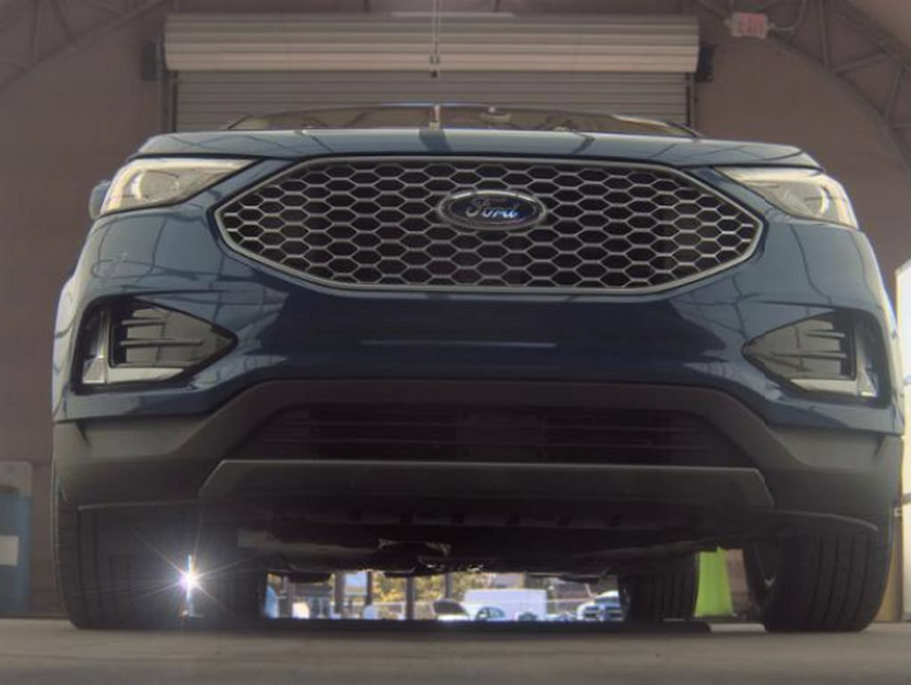 Used 2024 Ford Edge SEL w/ Convenience Package AWD/4WD image 3