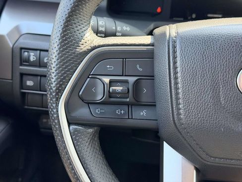 Certified 2024 Toyota Tacoma SR5 AWD/4WD image 8