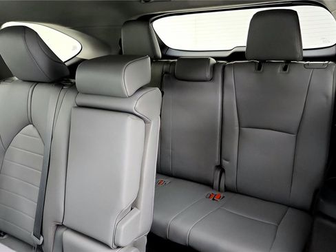 Certified 2021 Toyota Highlander XLE image 34
