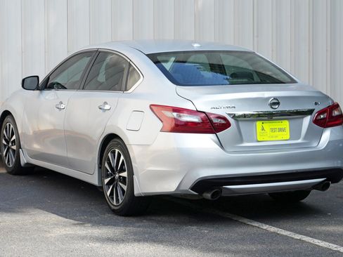 Used 2018 Nissan Altima 2.5 SV w/ 2.5 SV Technology Package FWD image 48
