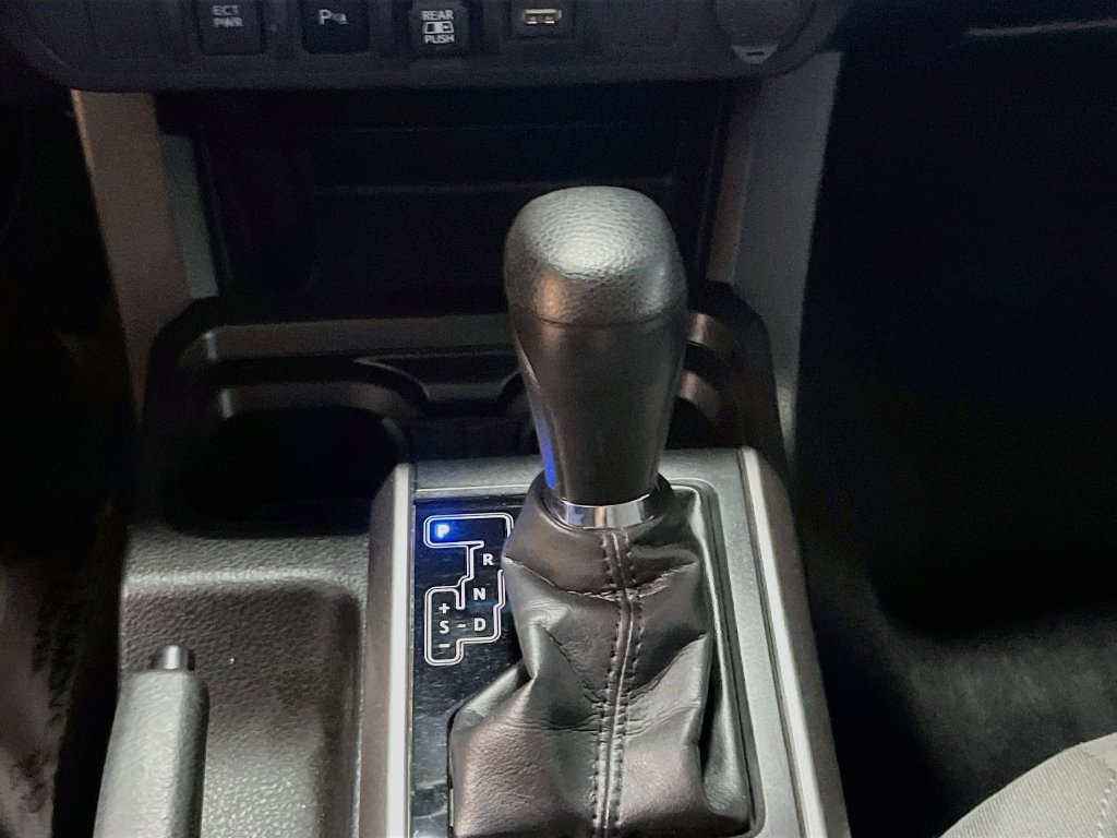 Used 2022 Toyota Tacoma SR5 RWD image 17