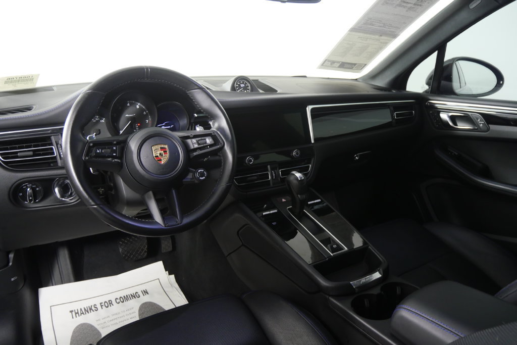 Used 2024 Porsche Macan AWD/4WD image 18
