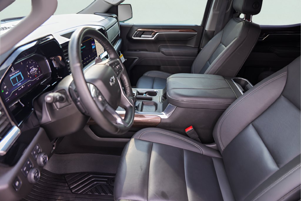 Certified 2025 Chevrolet Silverado 1500 RST AWD/4WD image 11