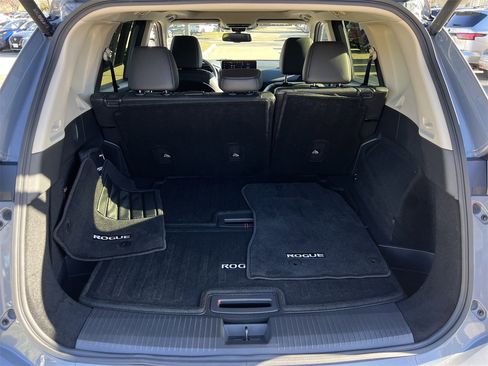 Certified 2025 Nissan Rogue SL w/ Tech Package image 26