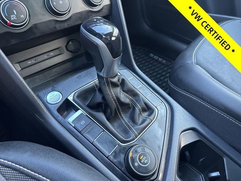 Certified 2022 Volkswagen Taos SE w/ Panoramic Sunroof Package image 23