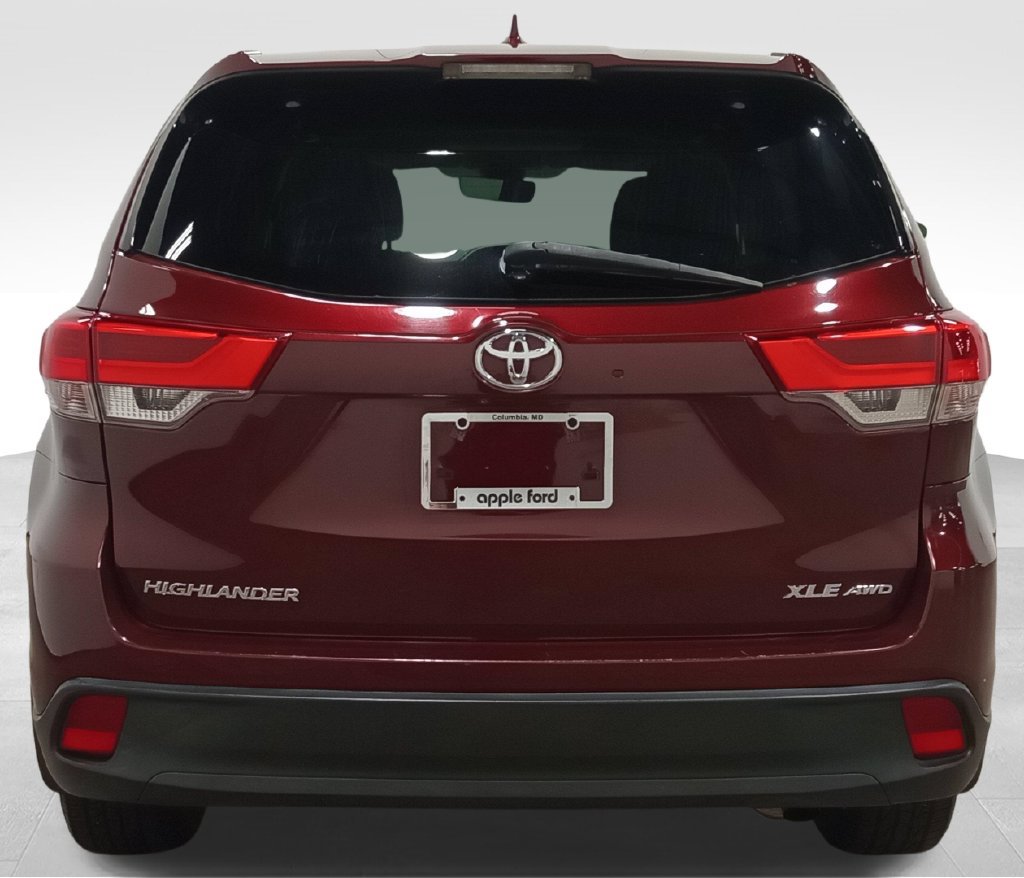 Used 2017 Toyota Highlander XLE w/ Carpet Mat Package AWD/4WD image 4