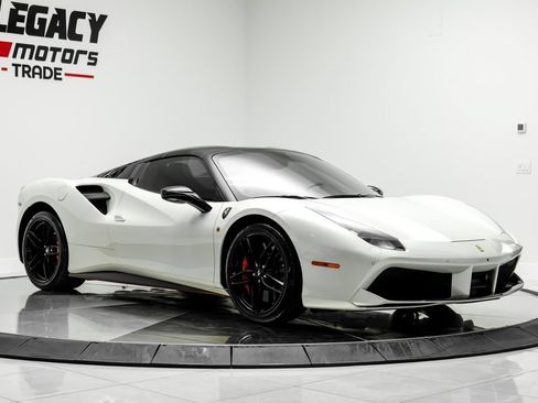 Used 2018 Ferrari 488 Spider RWD image 3