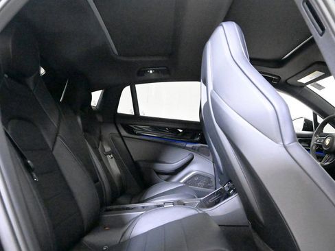 Certified 2025 Porsche Panamera 4 image 19