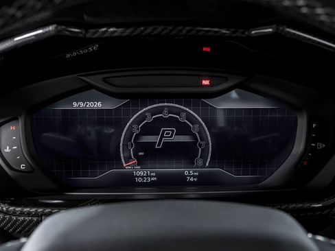 Used 2023 Lamborghini Urus Performante AWD/4WD image 15