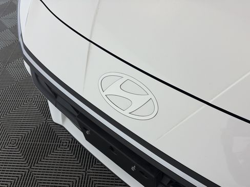 Certified 2024 Hyundai Elantra SEL FWD image 29