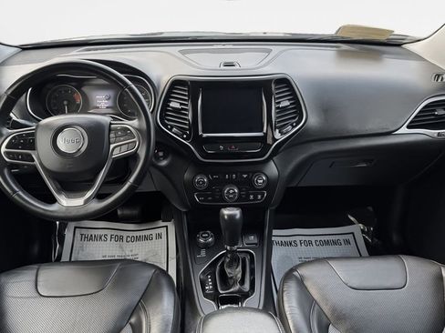 Used 2019 Jeep Cherokee Limited image 16