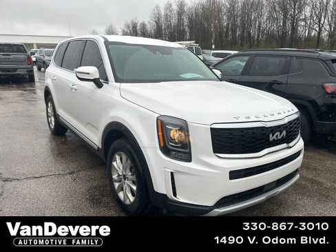 Used 2022 Kia Telluride LX image 1
