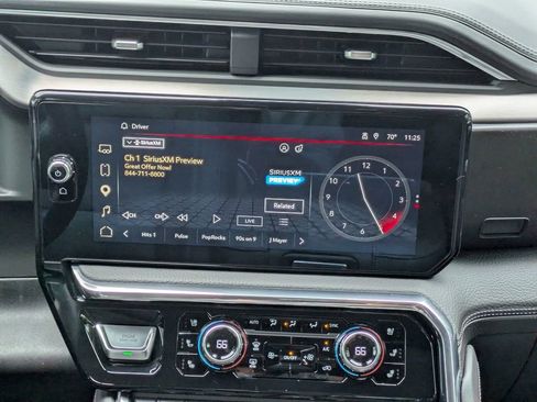 Used 2024 GMC Sierra 1500 Denali w/ Denali Reserve Package AWD/4WD image 18