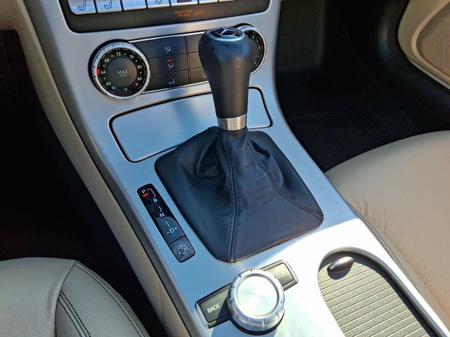 Used 2014 Mercedes-Benz SLK 350 image 17