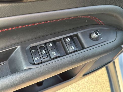 Used 2025 Jeep Compass Trailhawk AWD/4WD image 31