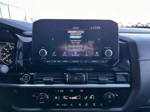 Used 2024 Nissan Pathfinder SV image 12