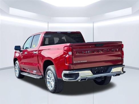 Used 2024 Chevrolet Silverado 1500 LTZ w/ Z71 Off-Road Package AWD/4WD image 9